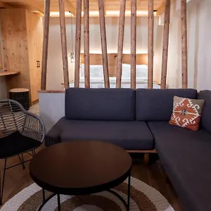 Theros By Agora Luxury In The Heart Of Héraklion
